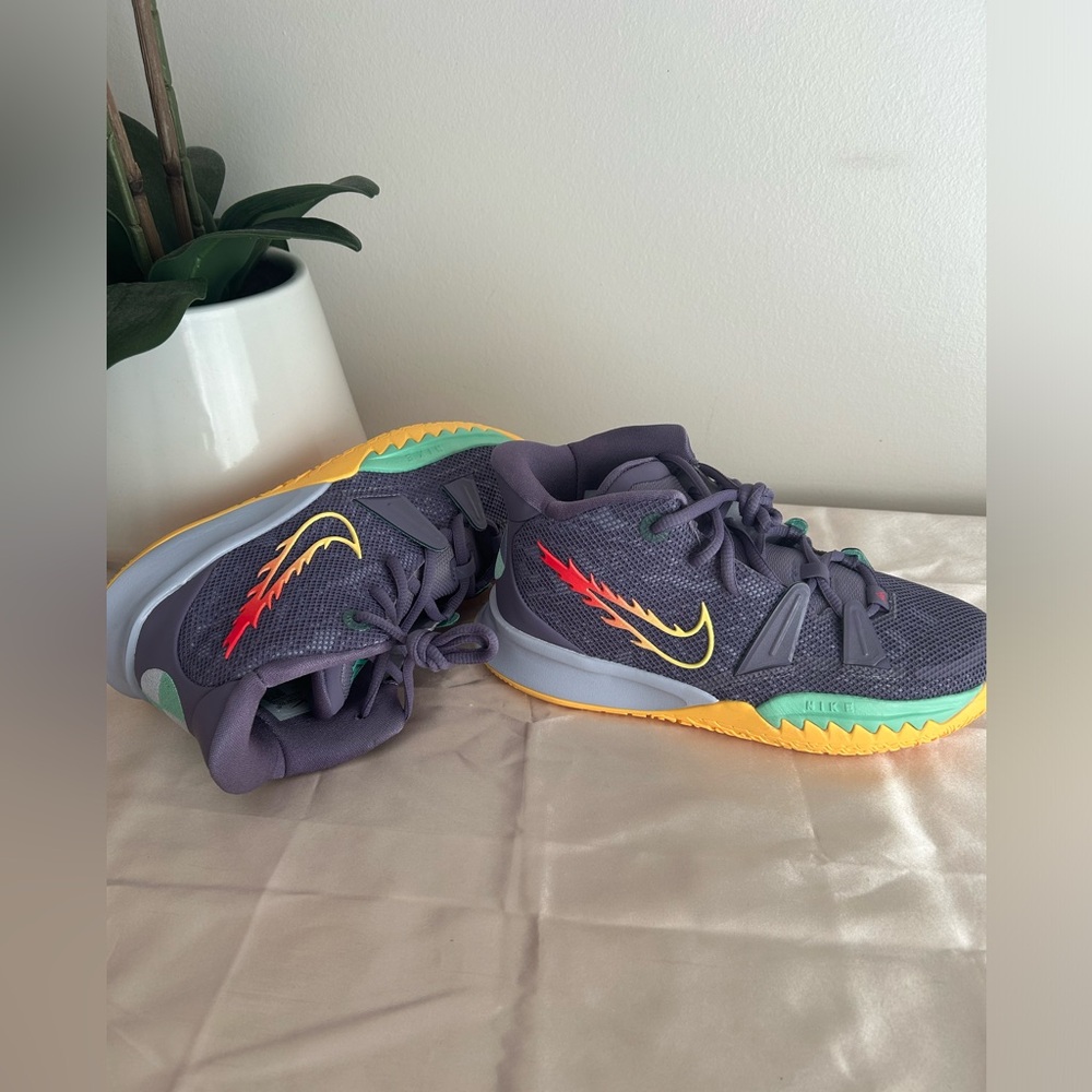 Nike Kyrie 7 (GS) DayBreak Size 4Y CT4080-500 Brand New